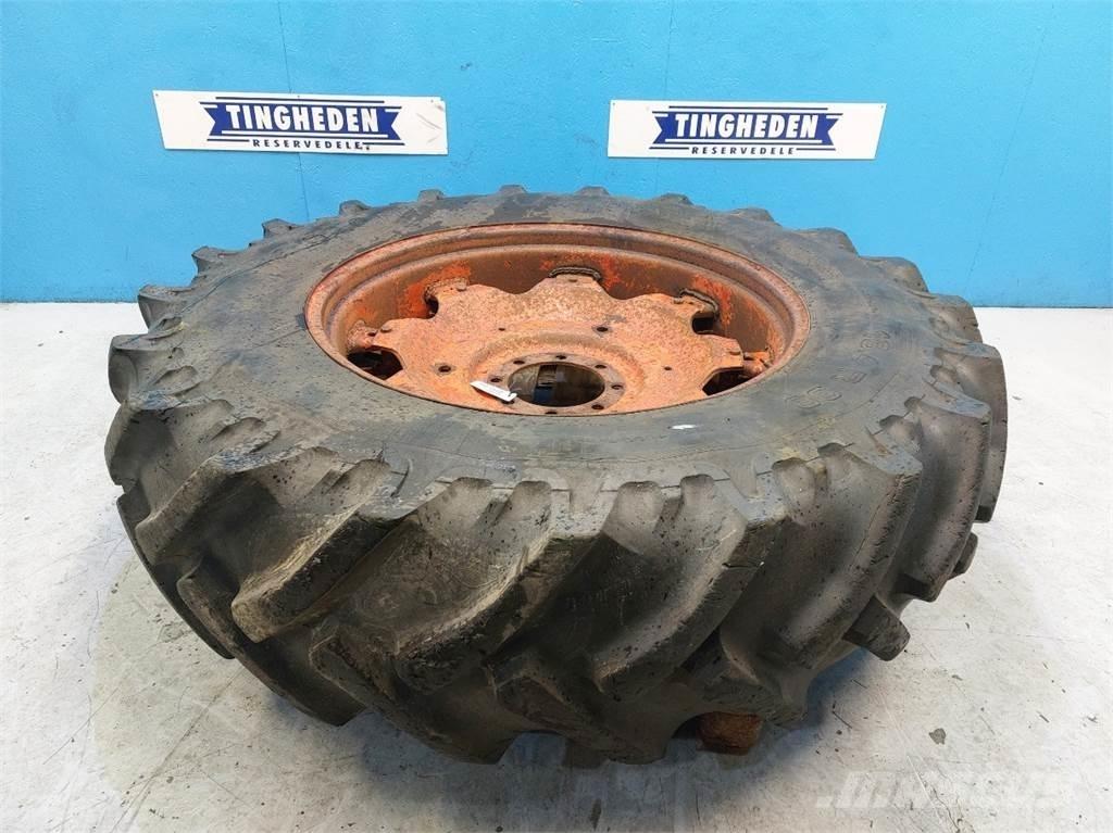  38 18.4 R38 الإطارات والعجلات والحافات