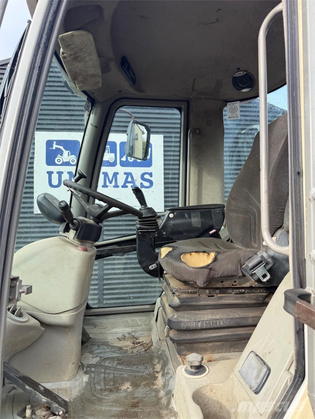 Atlas 65 لوادر بعجل