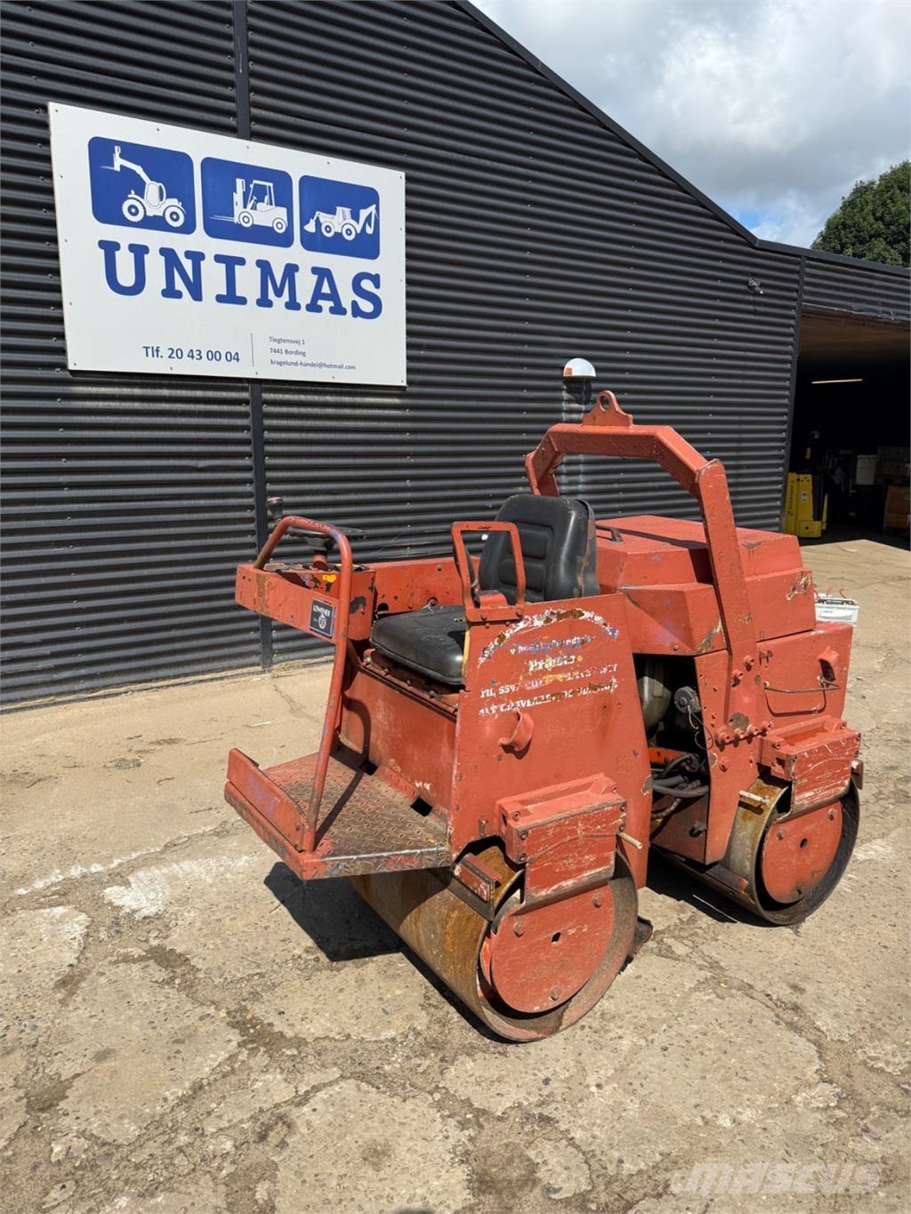 Bomag BW90 مداحل ثنائية الاسطوانة