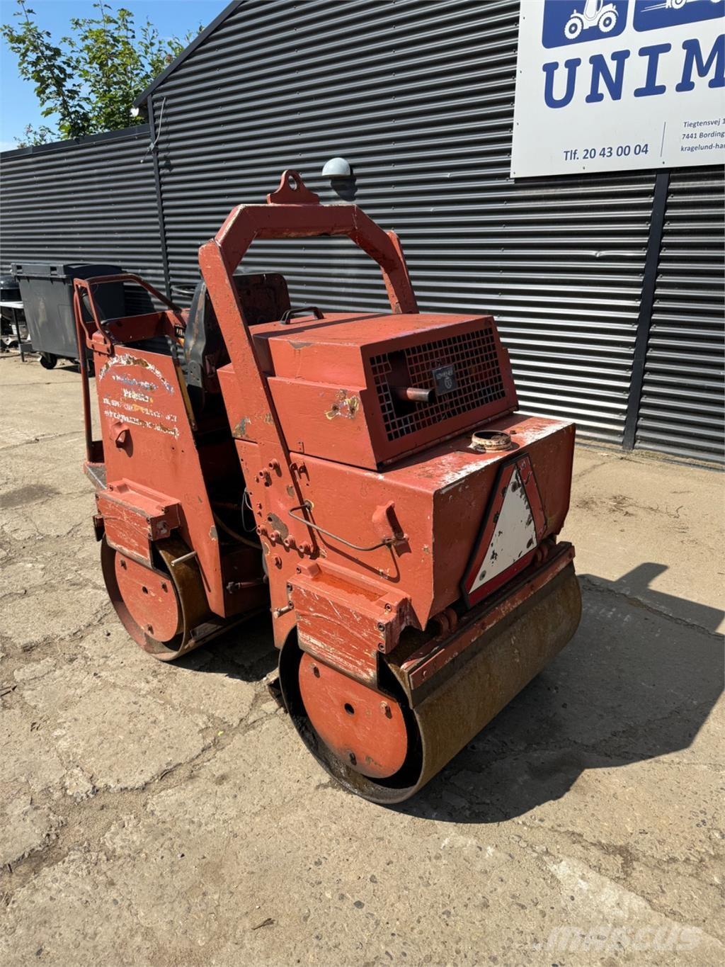 Bomag BW90 مداحل ثنائية الاسطوانة