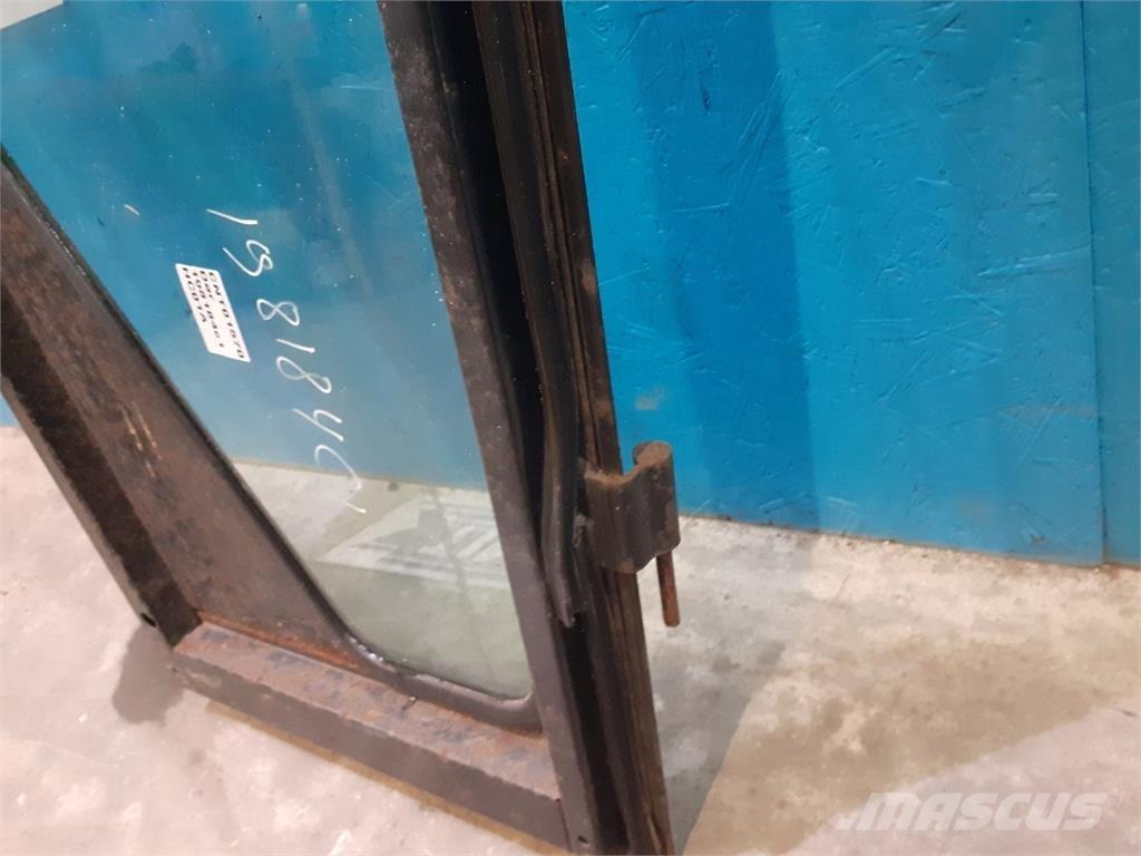 CASE 1620 كابينة والداخلية