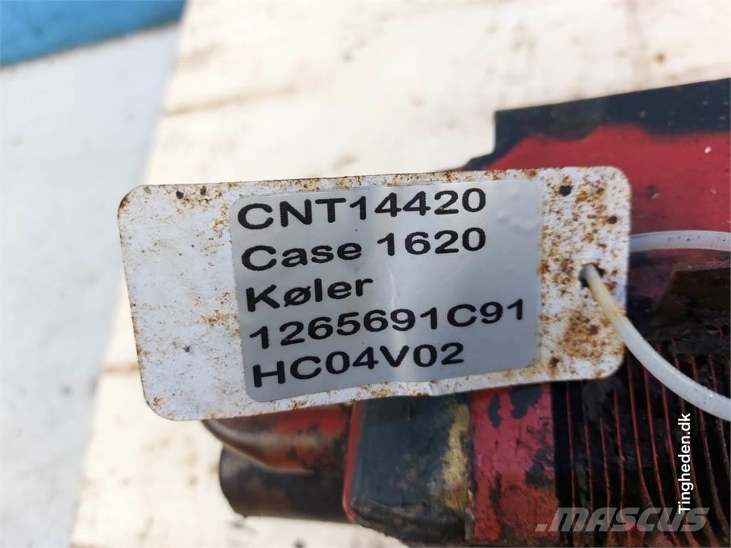 CASE 1620 مشعات