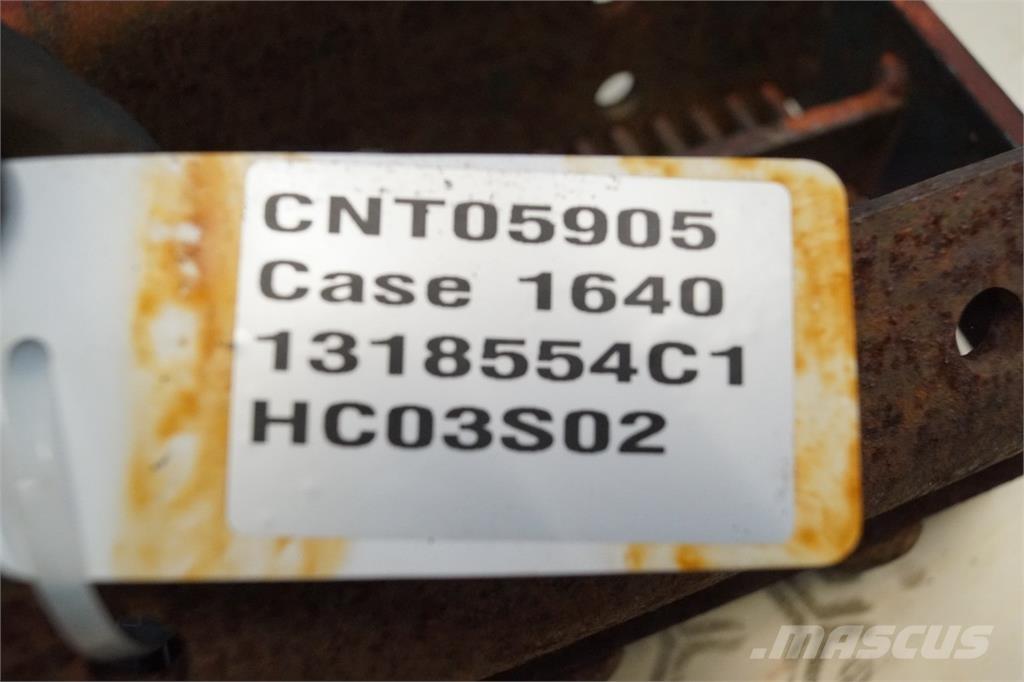 CASE 1640 ملحقات الحصادات