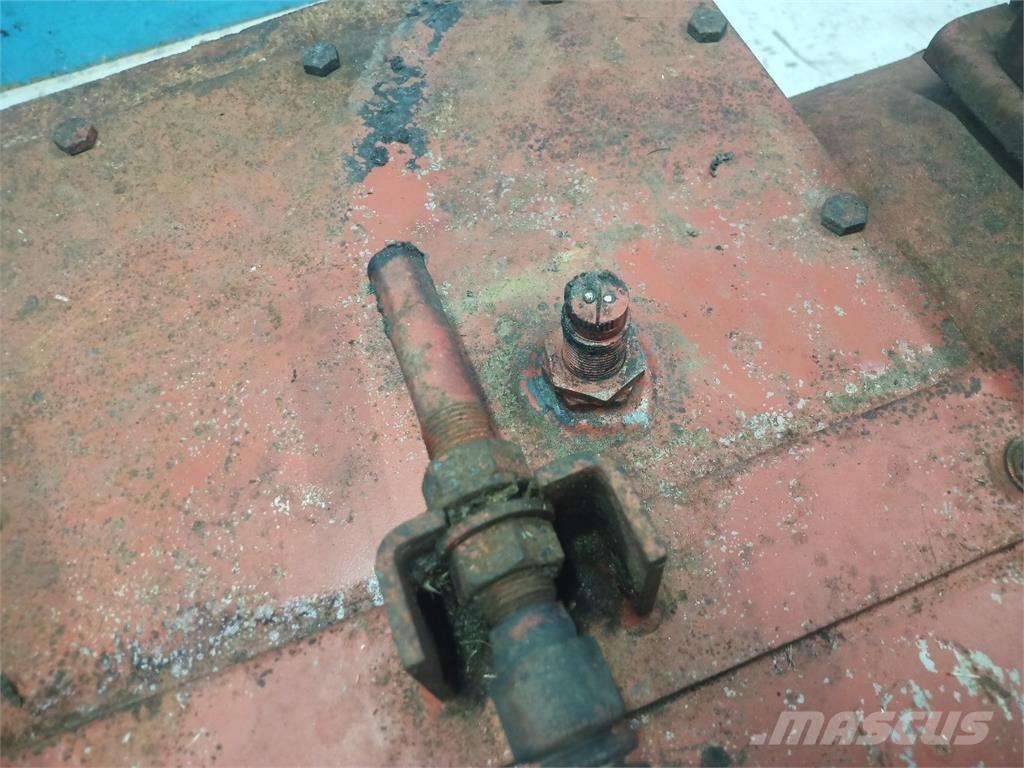 CASE 1680 أجهزة نقل