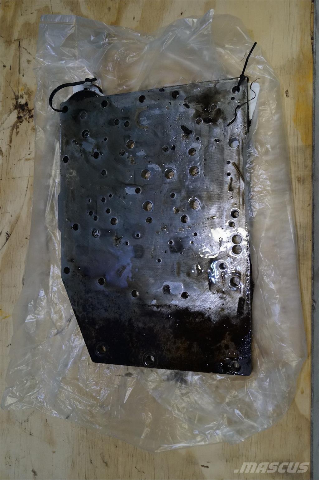 CASE 7130 أجهزة نقل