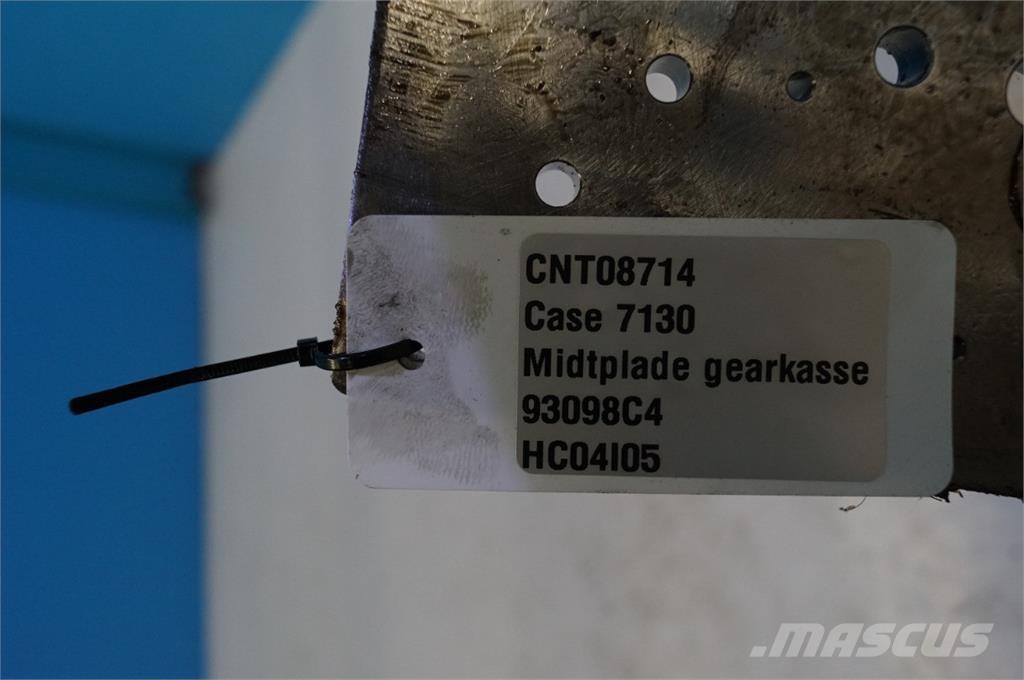 CASE 7130 أجهزة نقل