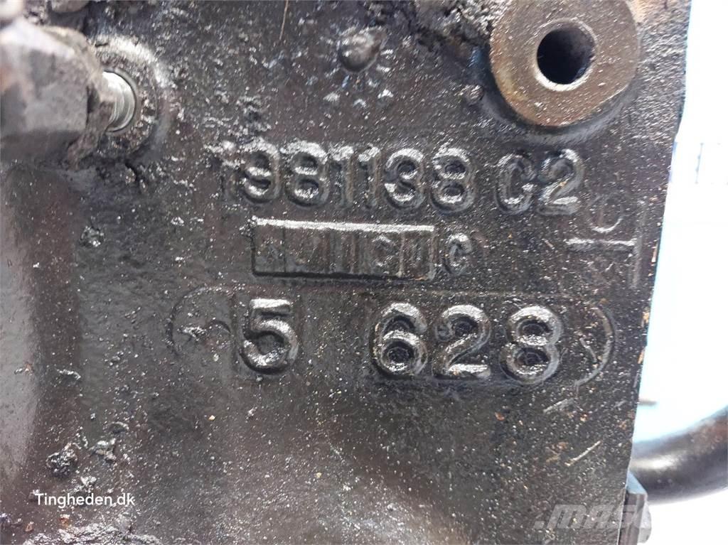 CASE 7130 أجهزة نقل