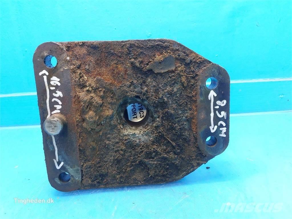 CASE 7130 ملحقات أخرى للجرارات