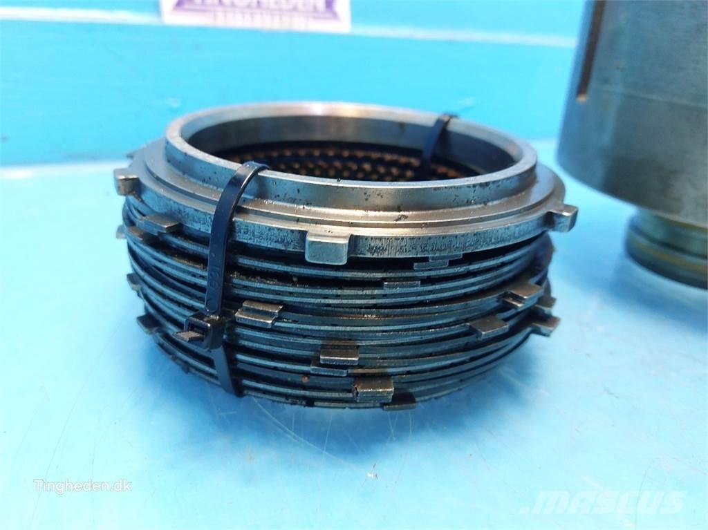 CASE 7130 أجهزة نقل