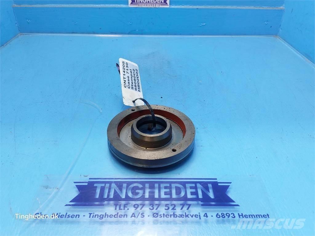 CASE 7130 أجهزة نقل