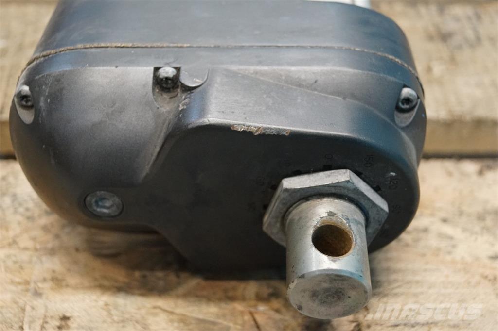 CASE 7240 إلكترونيات