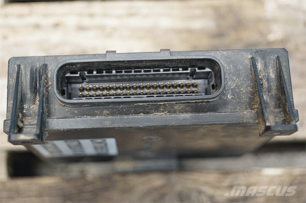 CASE 8010 إلكترونيات