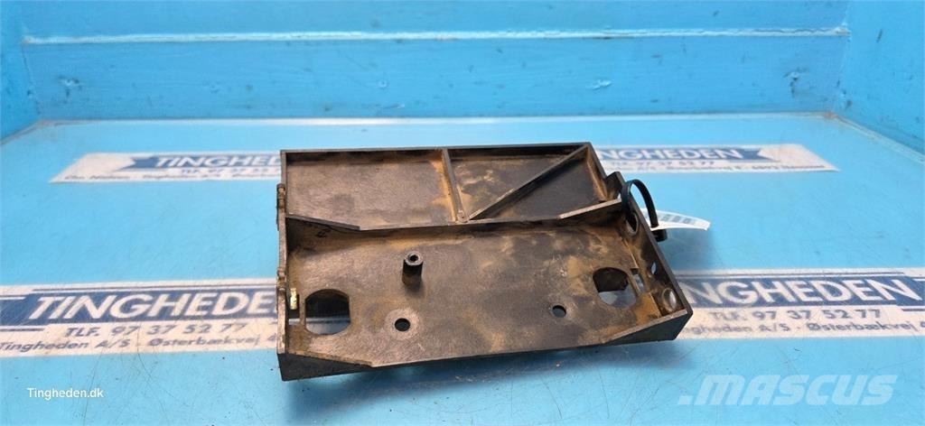 CASE 844XL كابينة والداخلية