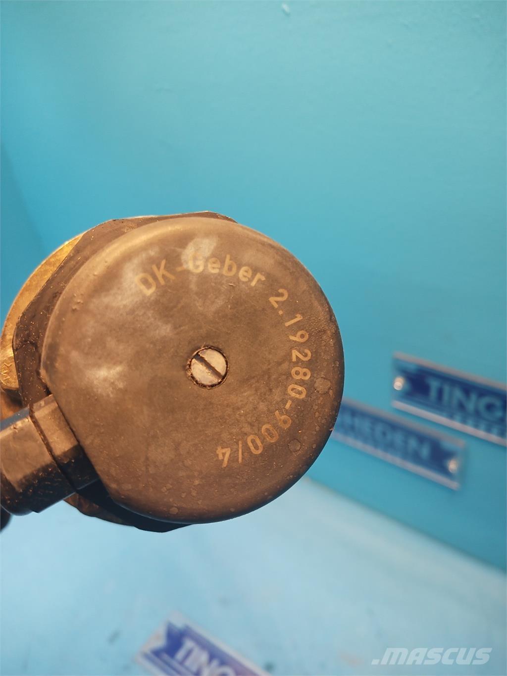 CASE CF80 إلكترونيات