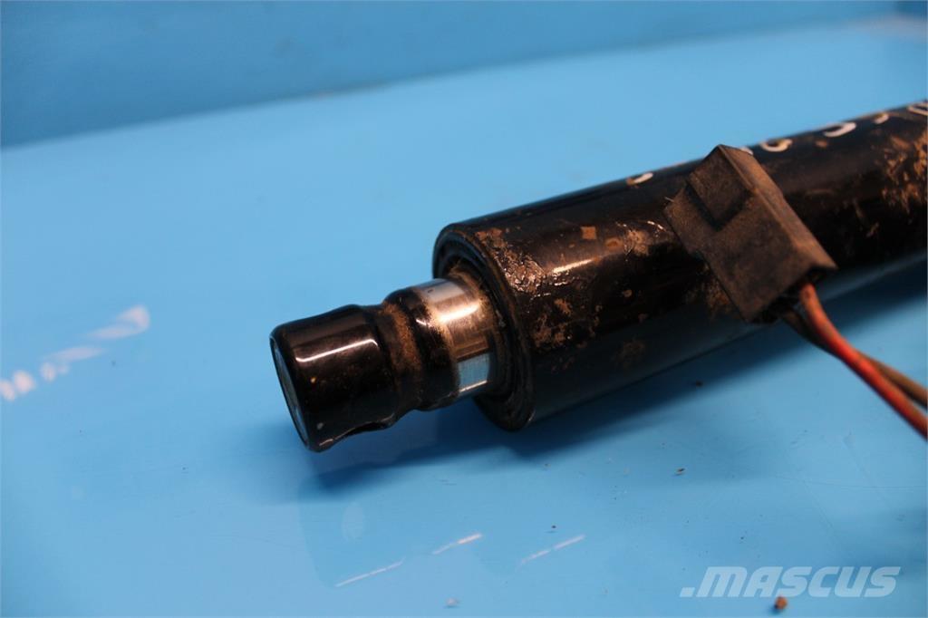 CASE CF80 إلكترونيات