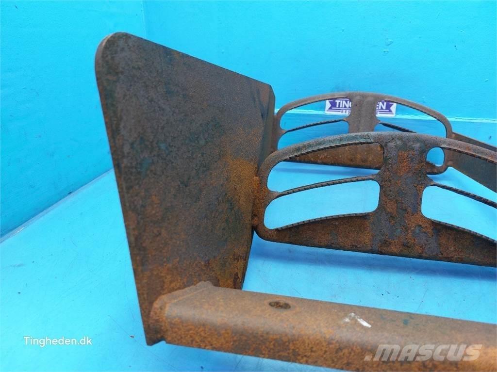 CASE Farmall 95A ملحقات أخرى للجرارات