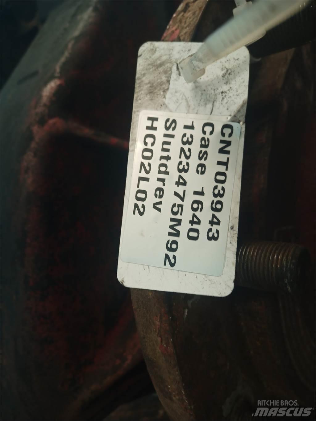 Case IH 1640 ملحقات الحصادات