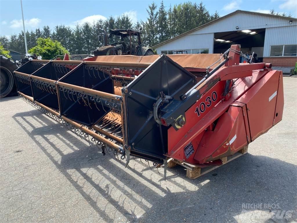 Case IH 1640 ملحقات الحصادات