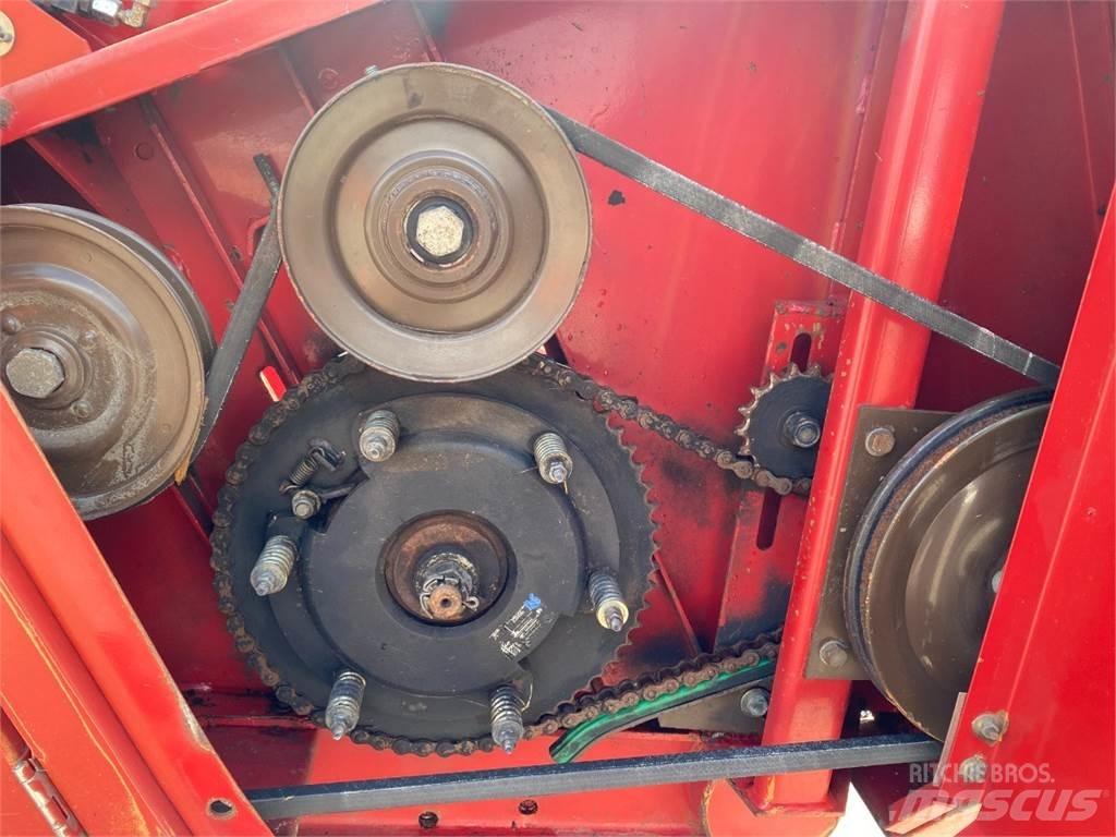 Case IH 1640 ملحقات الحصادات