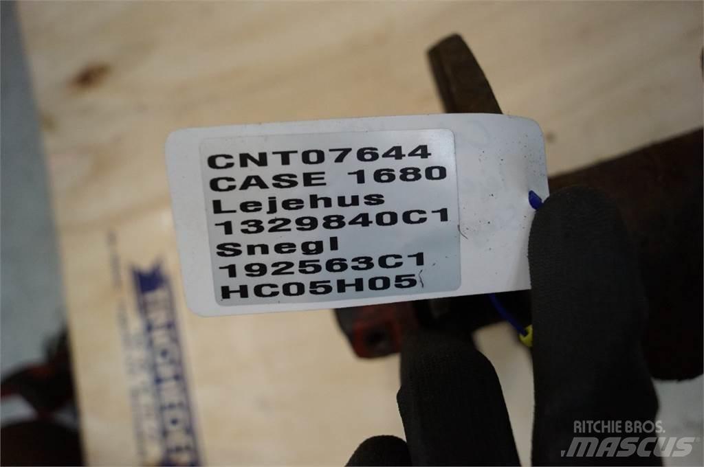 Case IH 1680 ملحقات الحصادات