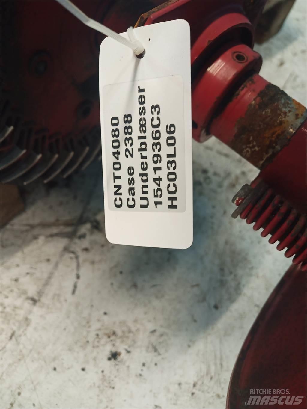 Case IH 2388 معدات نشر الرمال والملح