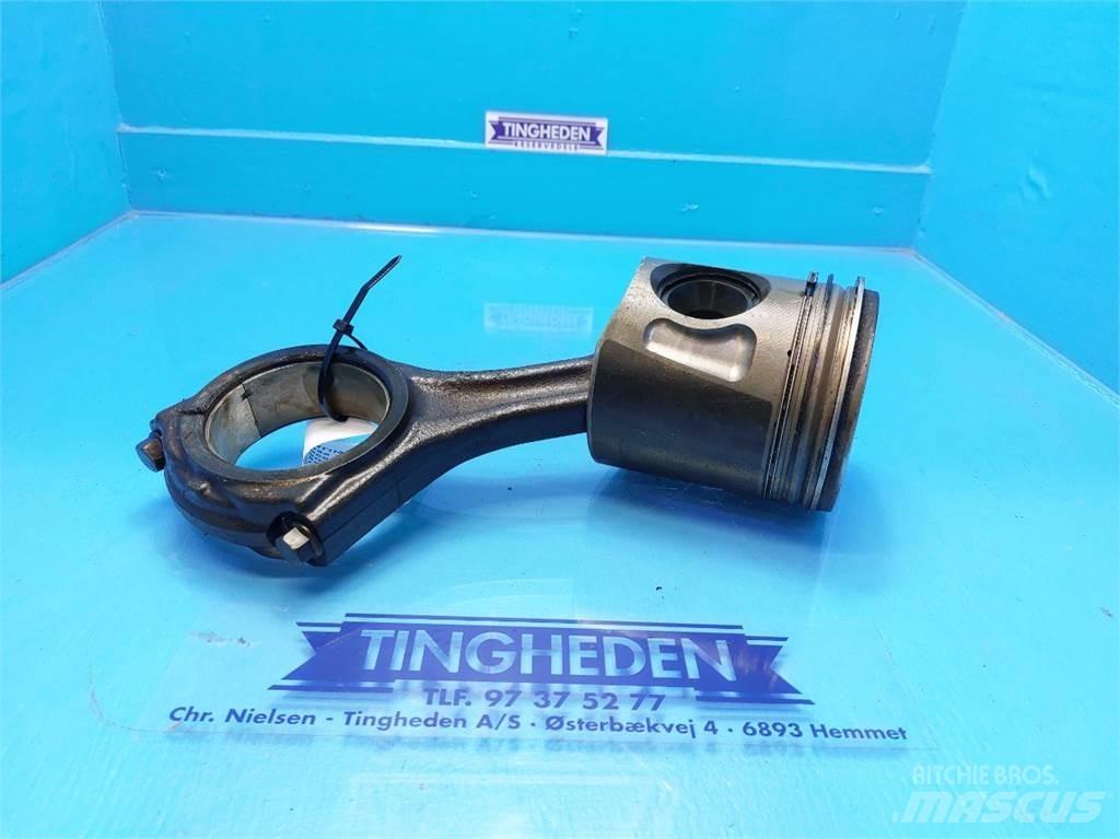 Case IH 7010 محركات