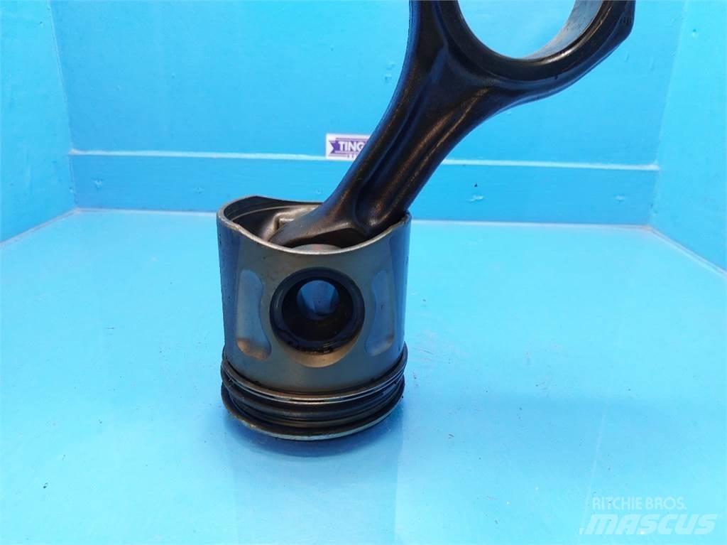 Case IH 7010 محركات