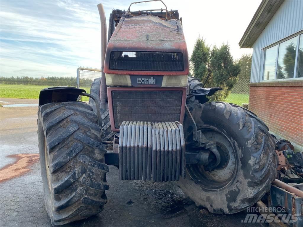 Case IH 7130 الجرارات