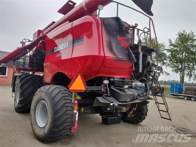 Case IH 8010 حصادات