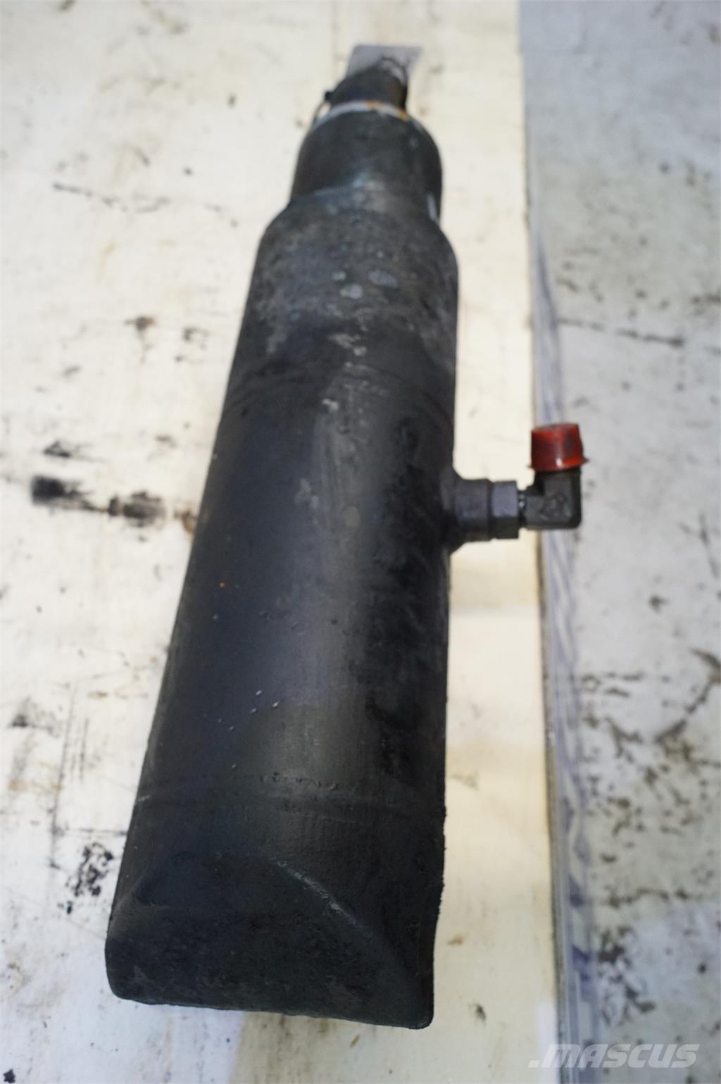 CASE Maxxum 115 ملحقات أخرى للجرارات