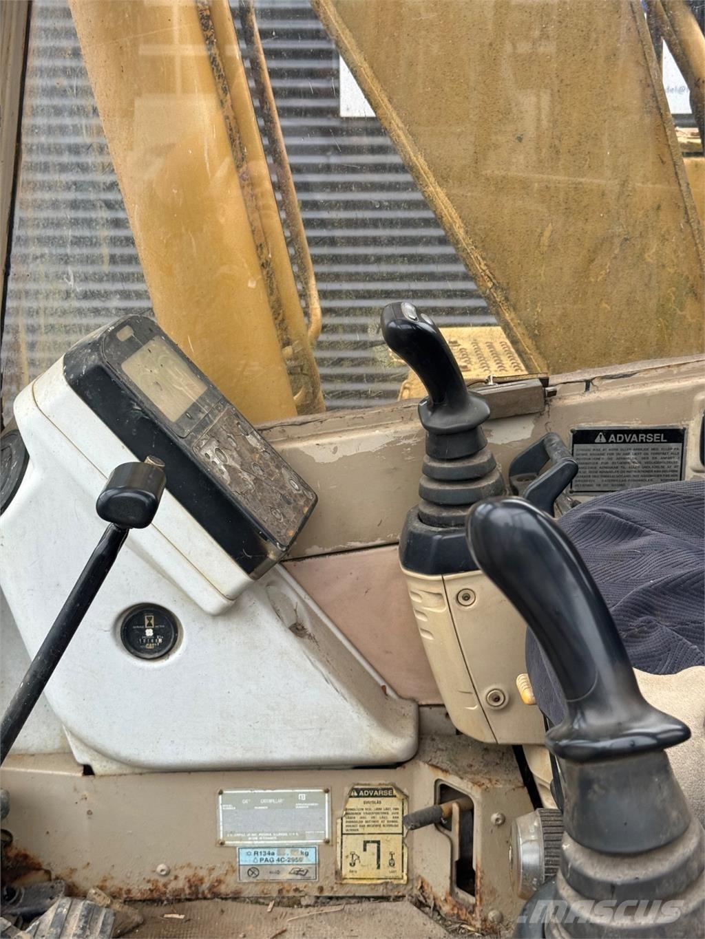 CAT 312 حفارات زحافة