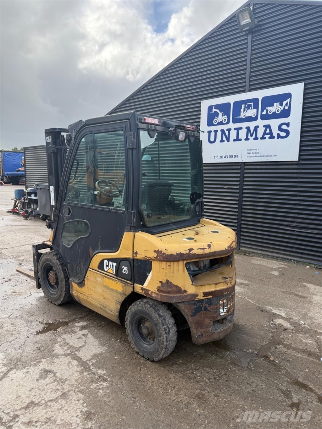 CAT DP25 شاحنات الديزل