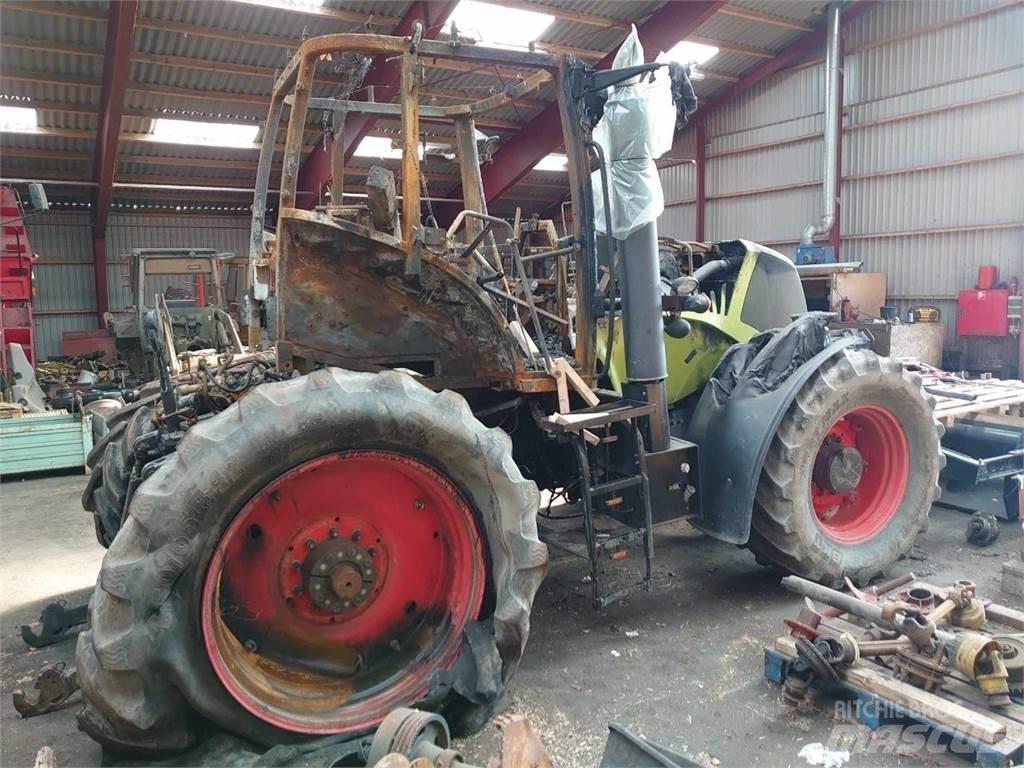 CLAAS Axion 840 الجرارات