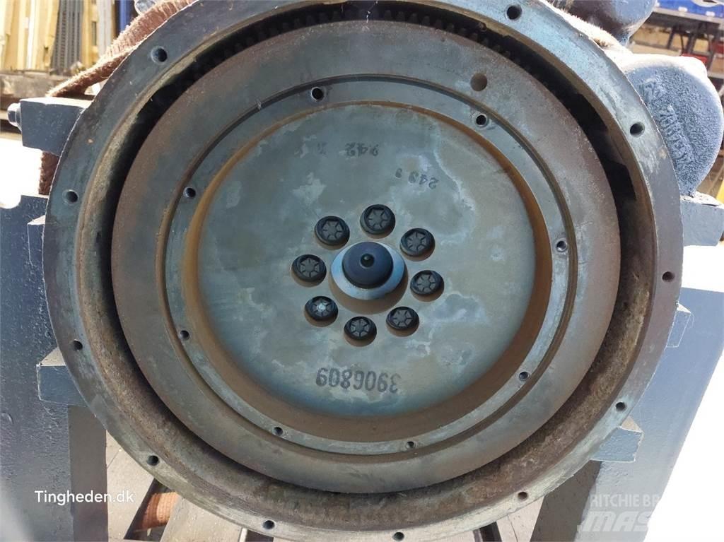 Cummins 6LTAA8.9 محركات