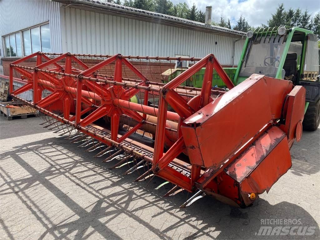 Deutz-Fahr 14 ملحقات الحصادات
