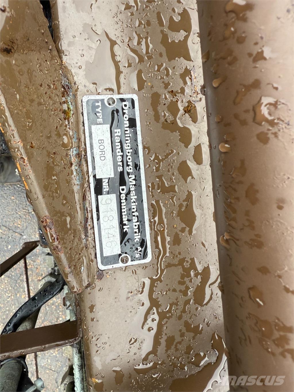 Dronningborg 14 ملحقات الحصادات