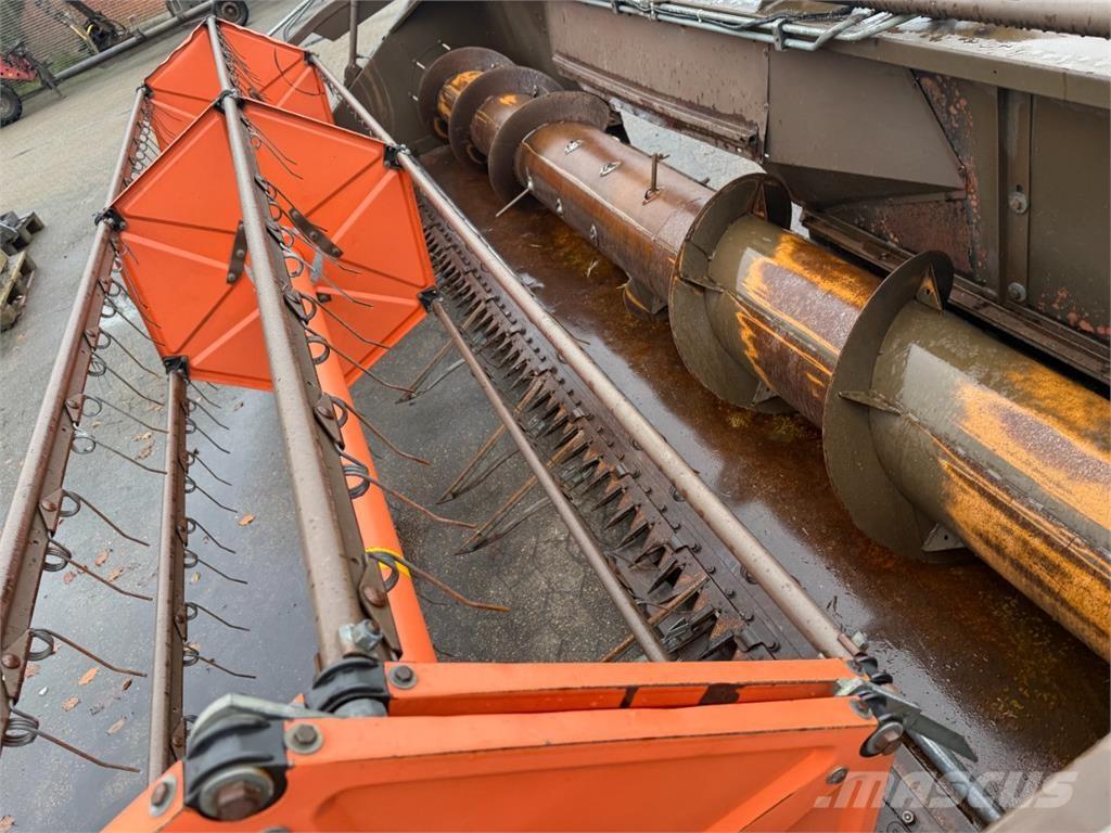 Dronningborg 14 ملحقات الحصادات