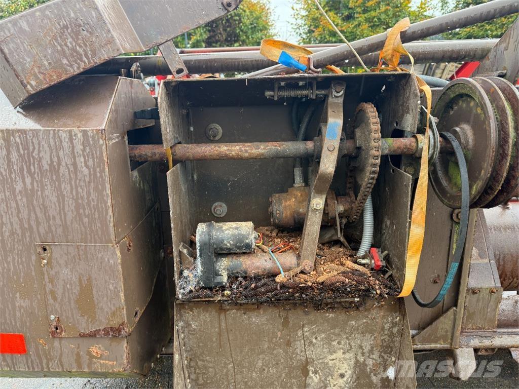 Dronningborg 14 ملحقات الحصادات