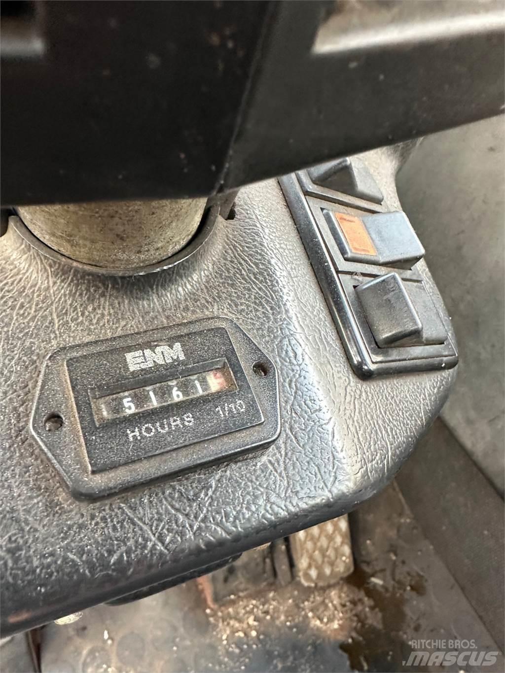 Fantuzzi SL60 لوادر جانبية