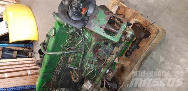 Ford 826F محركات