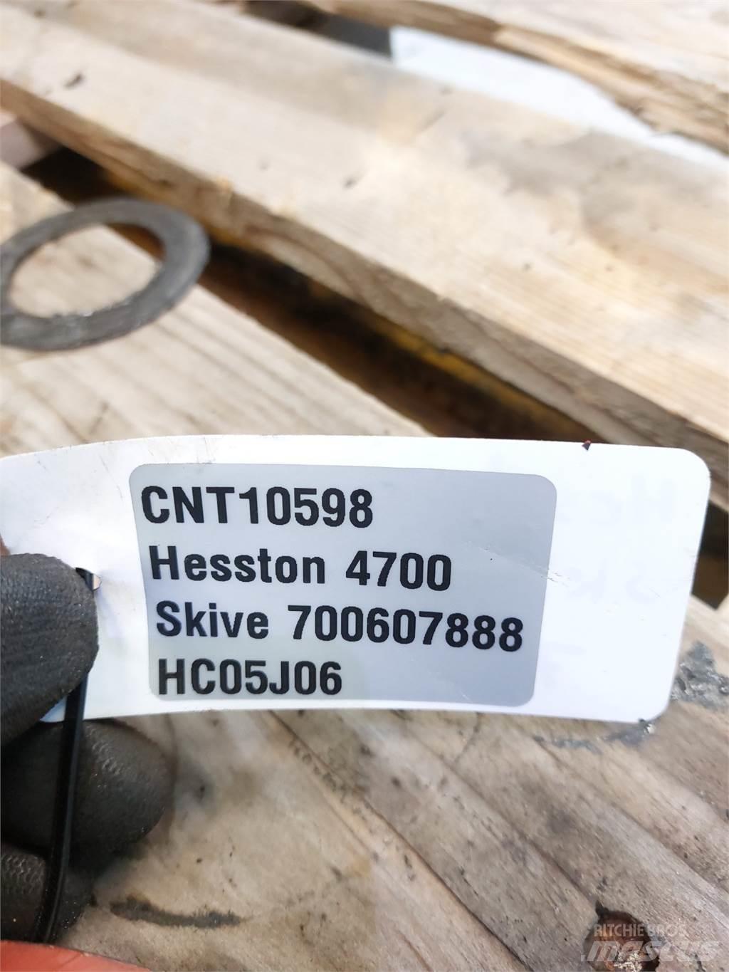 Hesston 4700 ماكينات زراعية أخرى