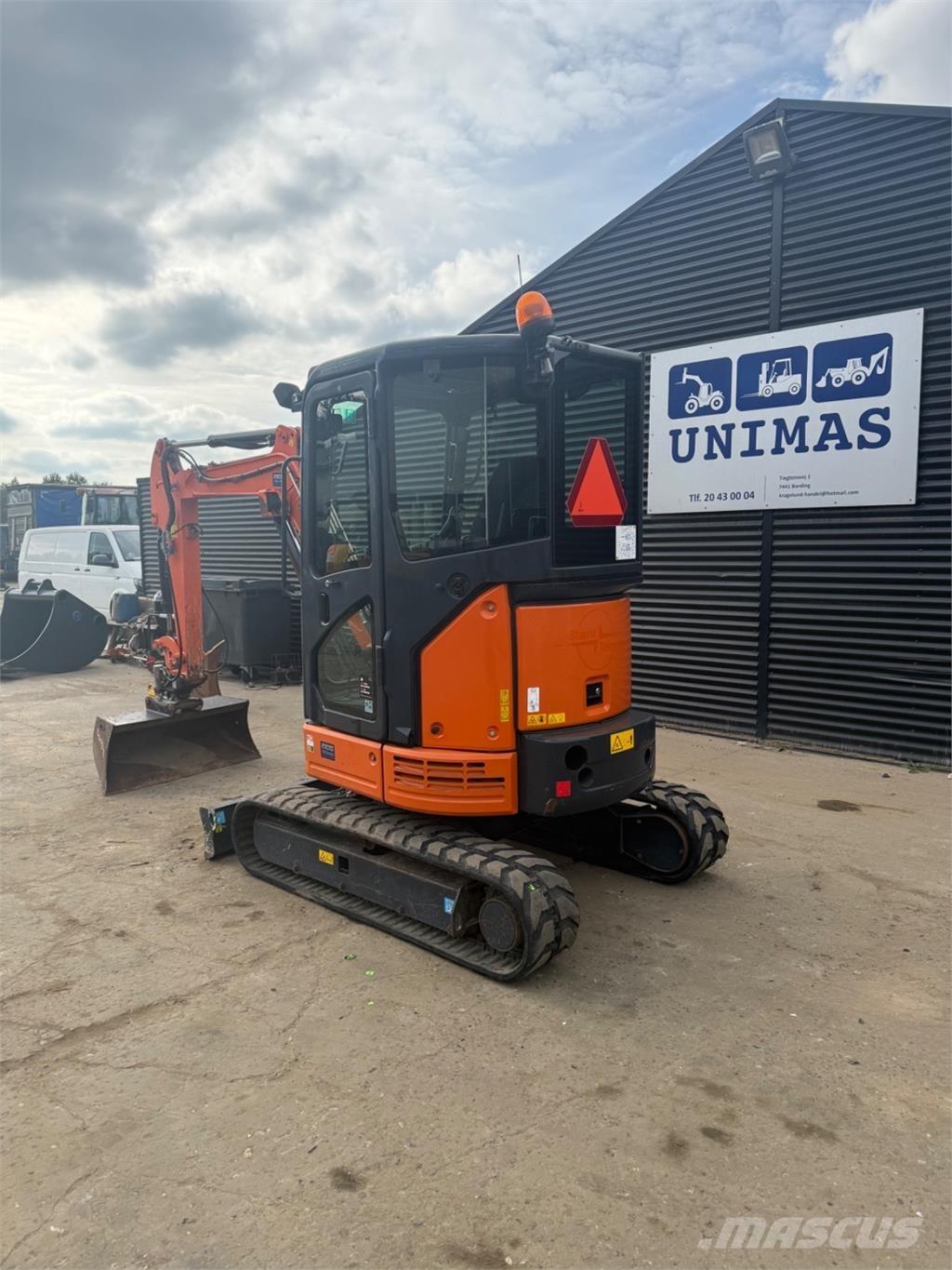 Hitachi ZX26U حفارات صغيرة أقل من 7 طن (حفارات صغيرة)