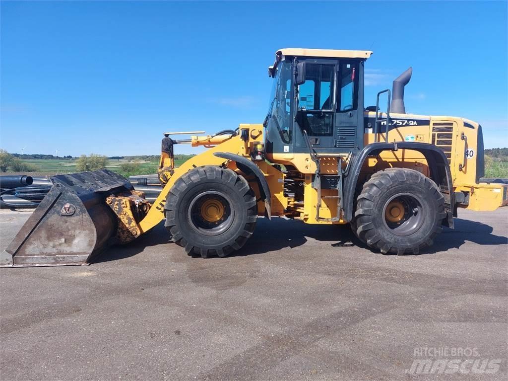 Hyundai HL757-9A لوادر بعجل