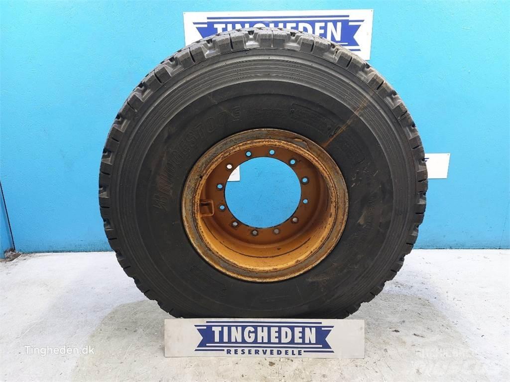 JCB 25 20.5R25 الإطارات والعجلات والحافات