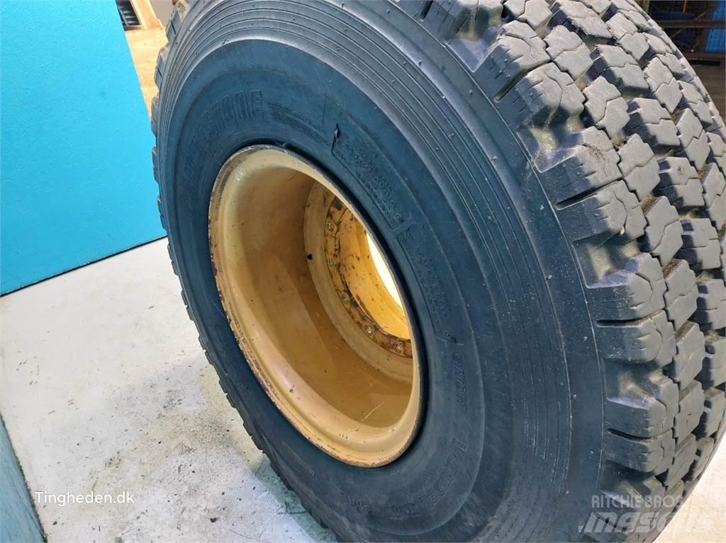 JCB 25 20.5R25 الإطارات والعجلات والحافات