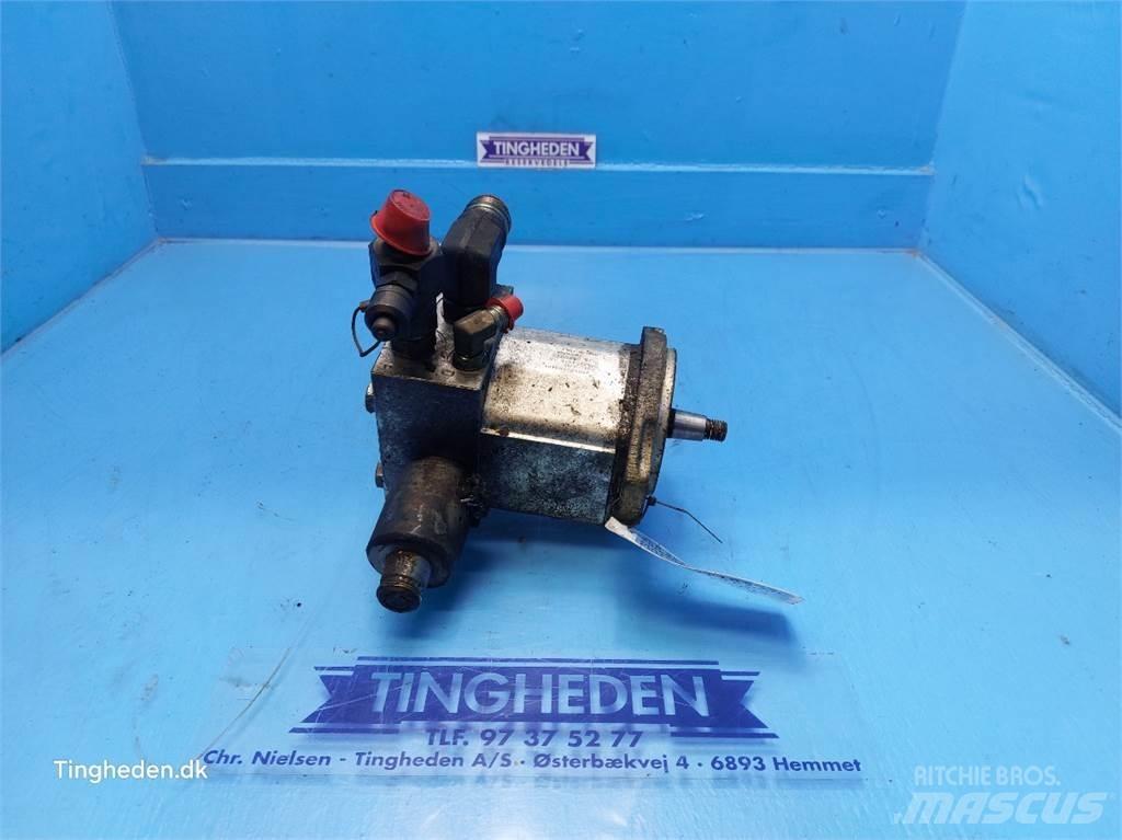 JCB 427 HL هيدروليات