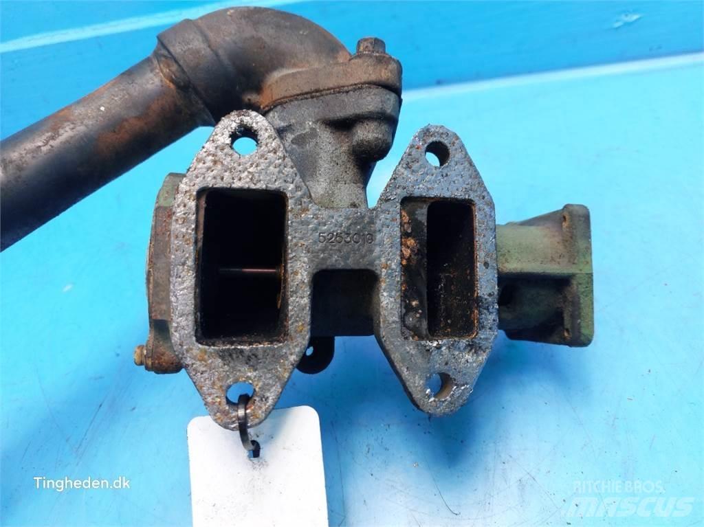 JCB 427 HL محركات