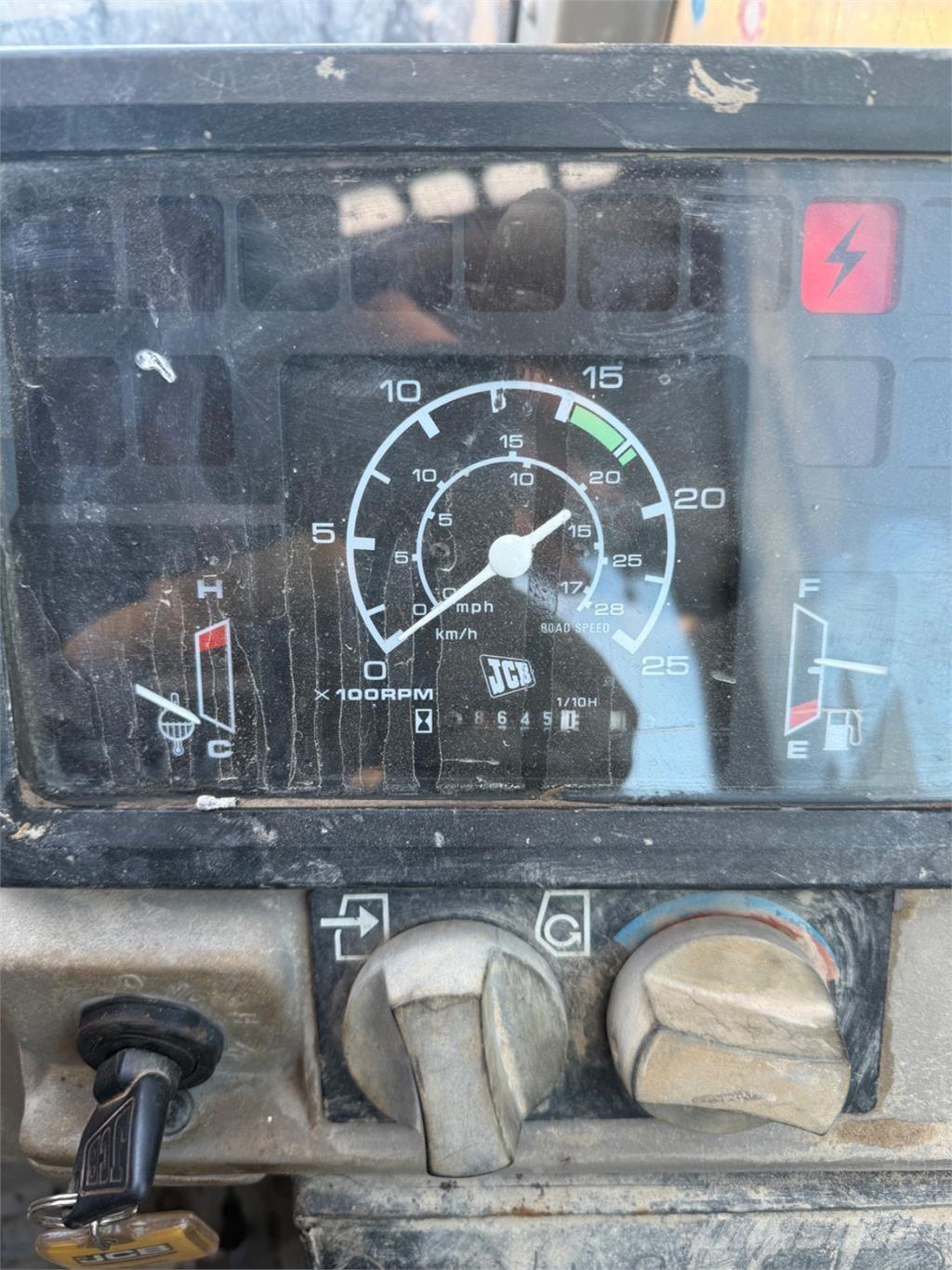 JCB 532-120 مناولات متداخلة