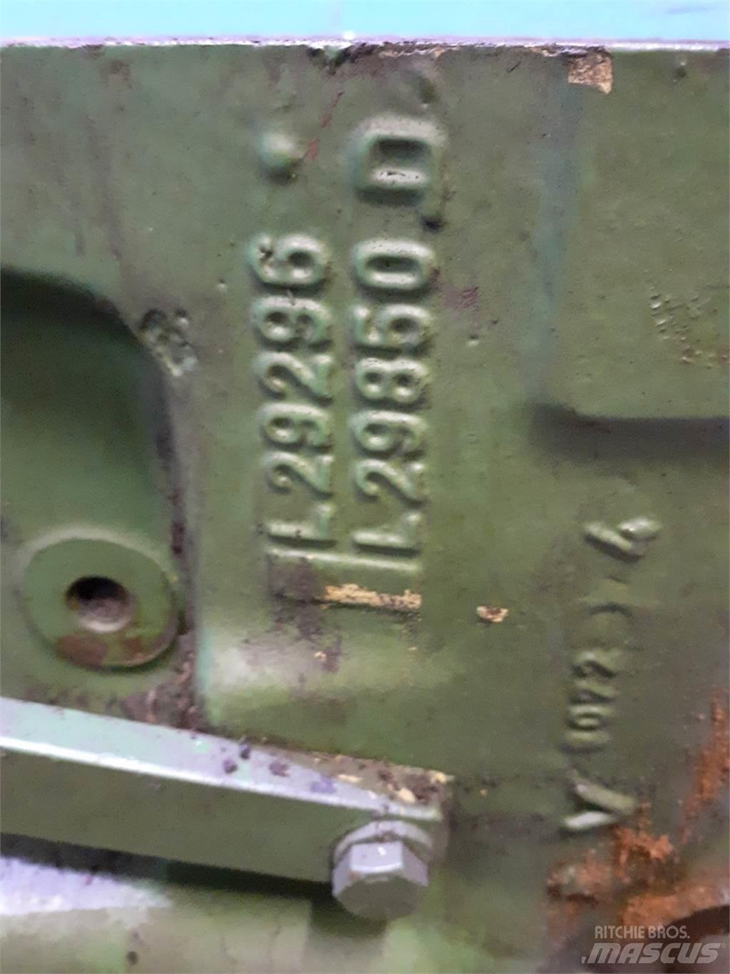 John Deere  أجهزة نقل
