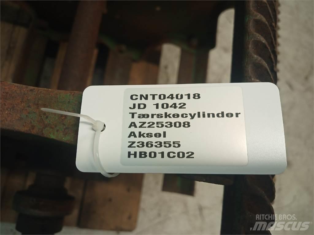 John Deere 1042 ملحقات الحصادات
